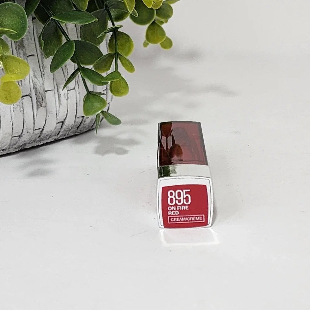 Maybelline Color Sensational The Creams Lipstick 895 On Fire Red 0.15oz / 4.2g